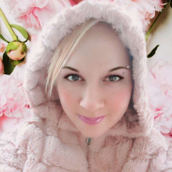 Meet your Posher, Jessica - Picture 1 of 1